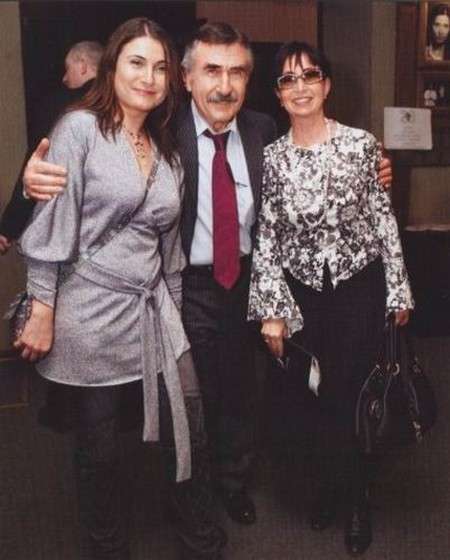 Леонид Каневский с женой и дочкой