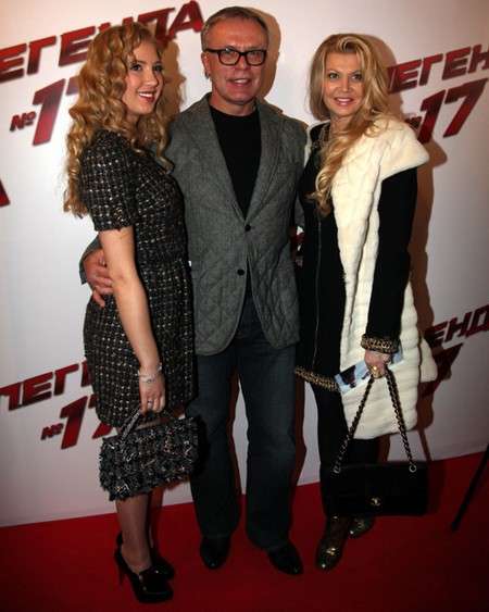 Хоккеист Вячеслав Фетисов с женой Ладой и дочкой Настей