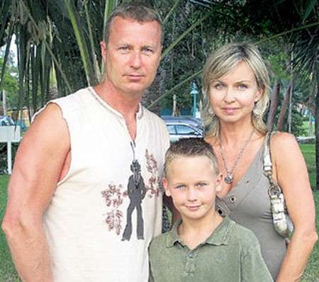 Актер Олег Штефанко с женой и сыном