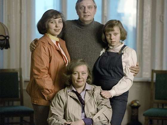 Олег Басилашвили с женой Галиной Мшанской и детьми